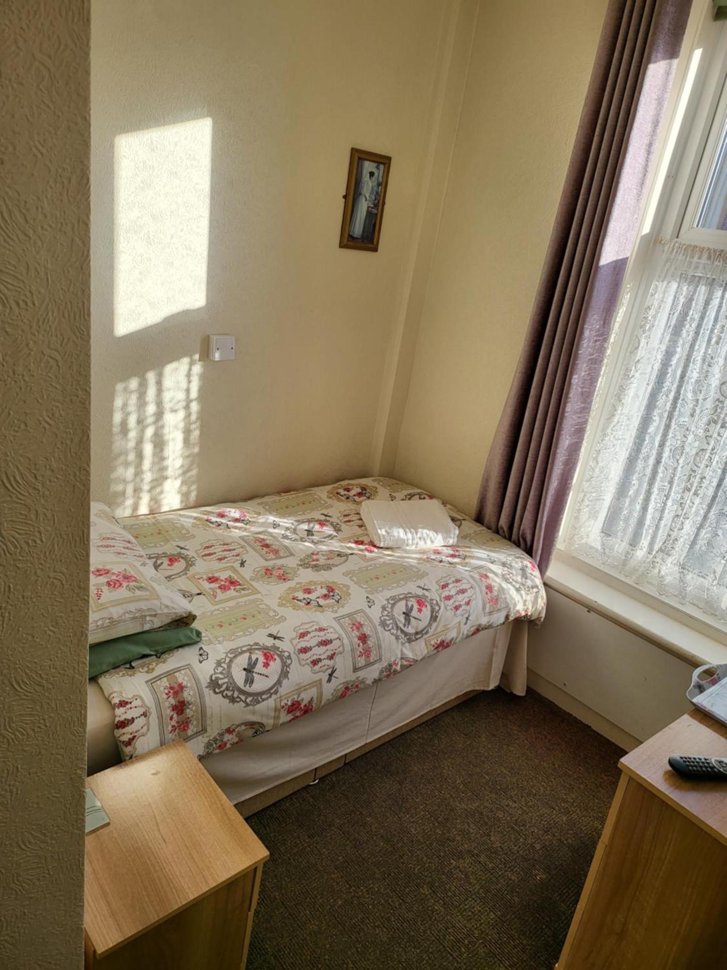 The Arabella Bed & Breakfast Blackpool Exterior photo