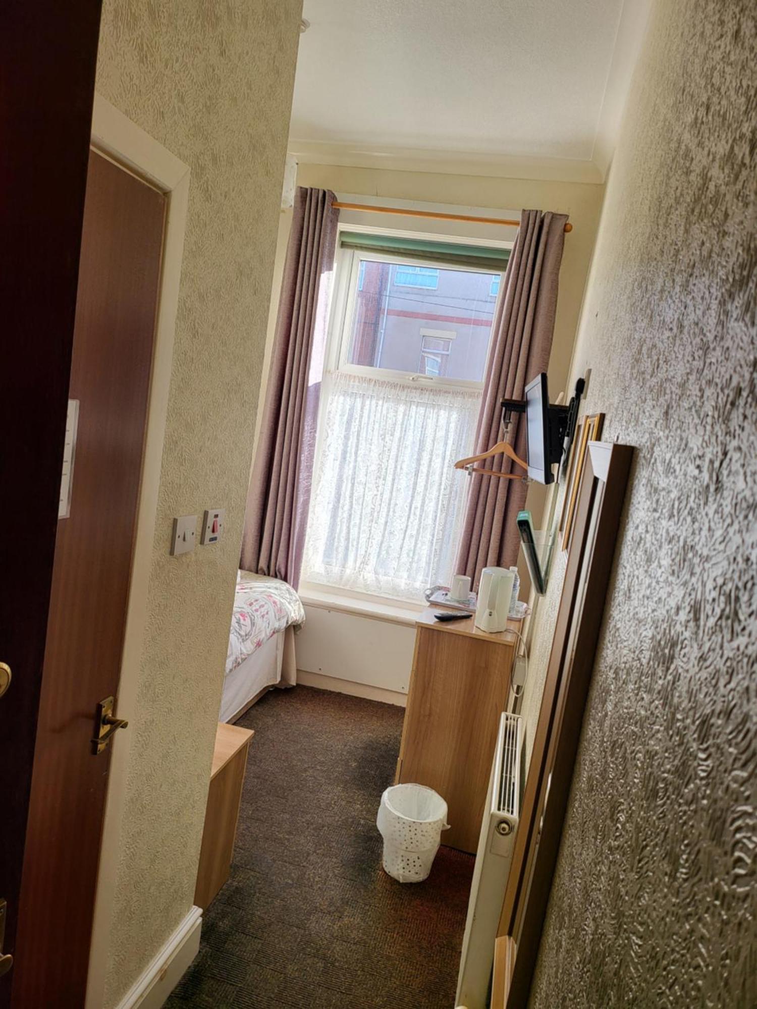 The Arabella Bed & Breakfast Blackpool Exterior photo